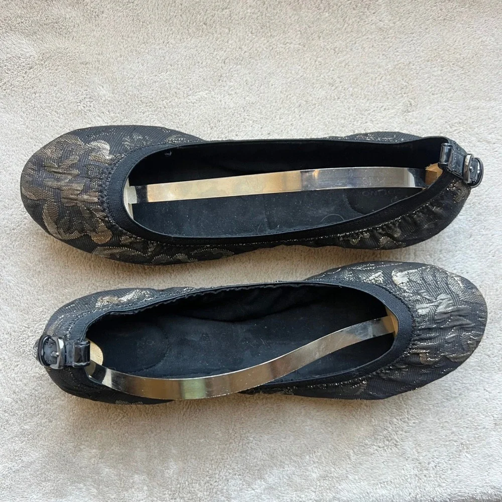 Bandolino Women 9.5 fit like 8.5 Black Gold Metallic Jacquard Ballet Flat Buckle